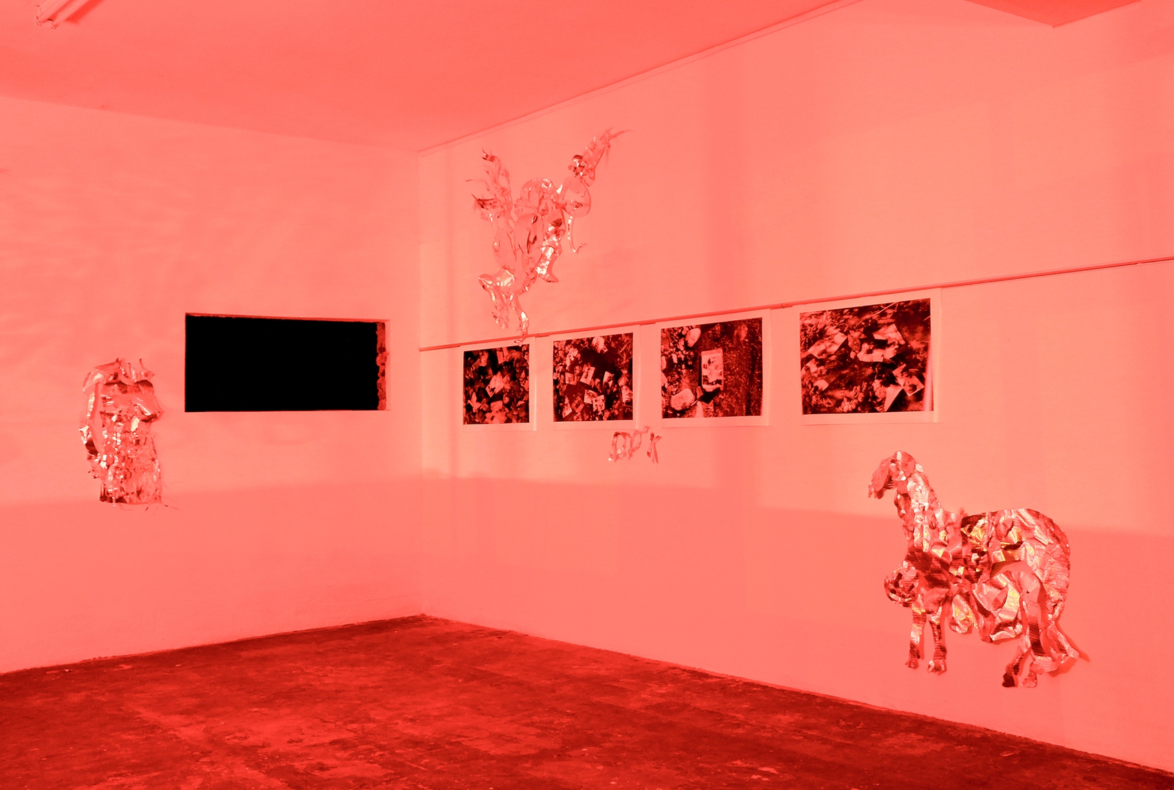 http://mail.abrideswardt.com/files/gimgs/th-59_Abri de Swardt Streams Installation View pm POOL.jpg